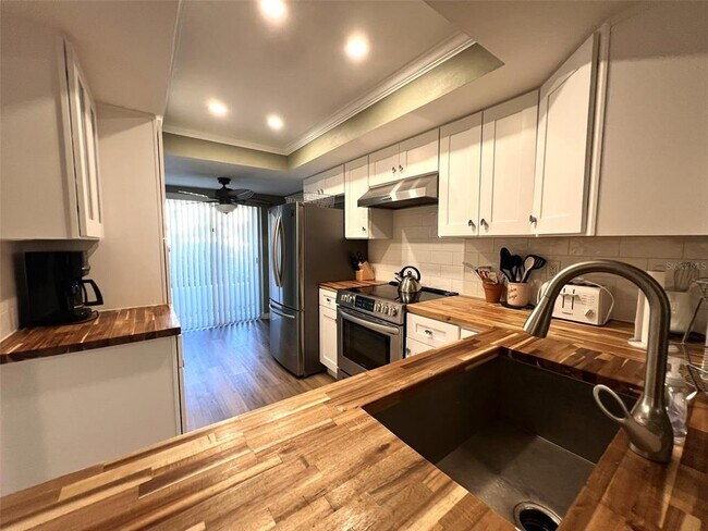 Photo - 5205 Wedgewood Ln Unit 15