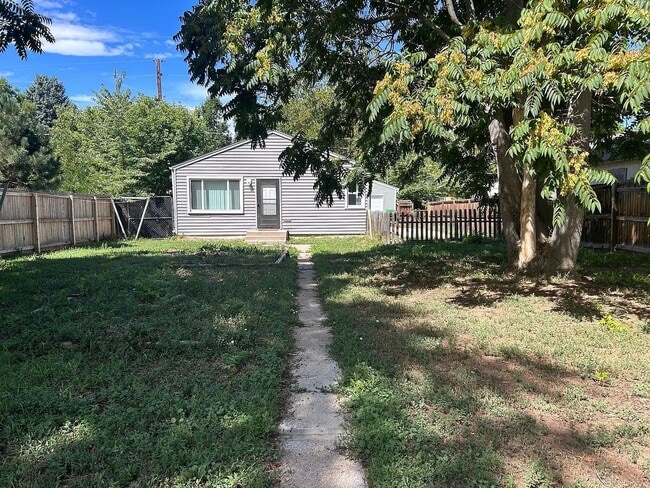 Photo - Cute Home in a Great Neighborhood - LICENS...