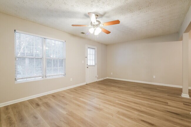 Photo - 3904 Waldrop Ln