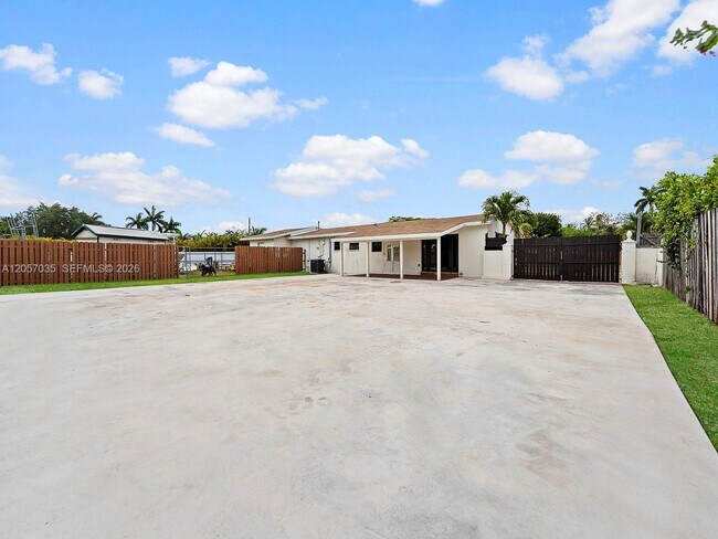 Photo - 16321 SW 96th Ave