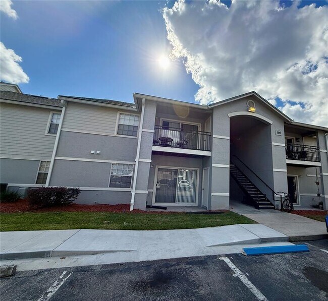 Building Photo - 3705 SW 27th St Unit 525