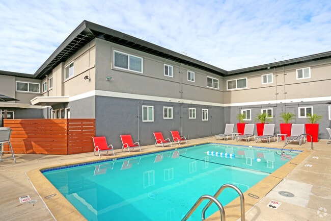 Stratus Apartments CV