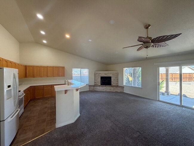 1526 Golf Ct