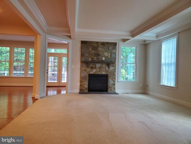 Photo - 411 Greenebaum Ln
