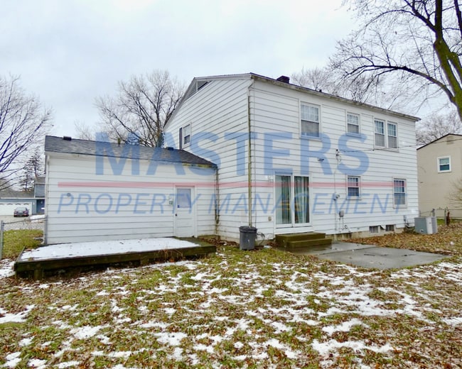 Photo - 532 Dussel Dr