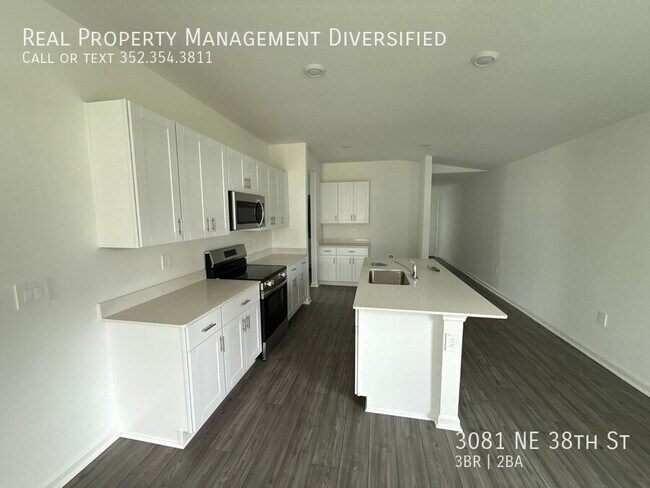 Photo - 3081 NE 38th St