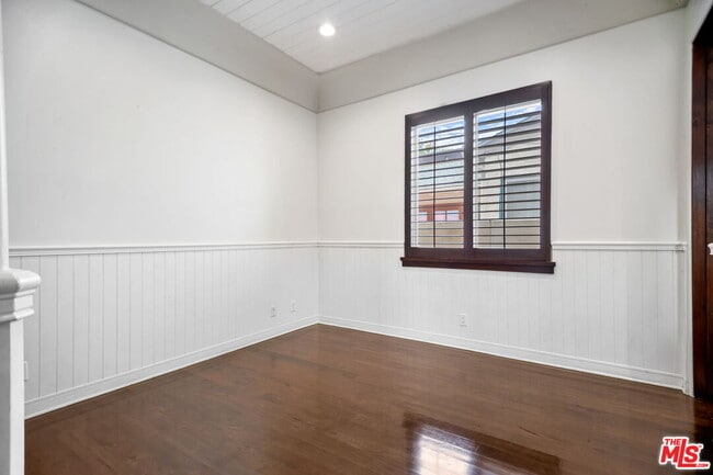 Photo - 2901 Oak Ave