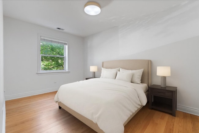 Photo - 1347 W Eddy St Unit 205