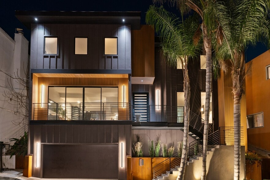 3601 Dixie Canyon Pl