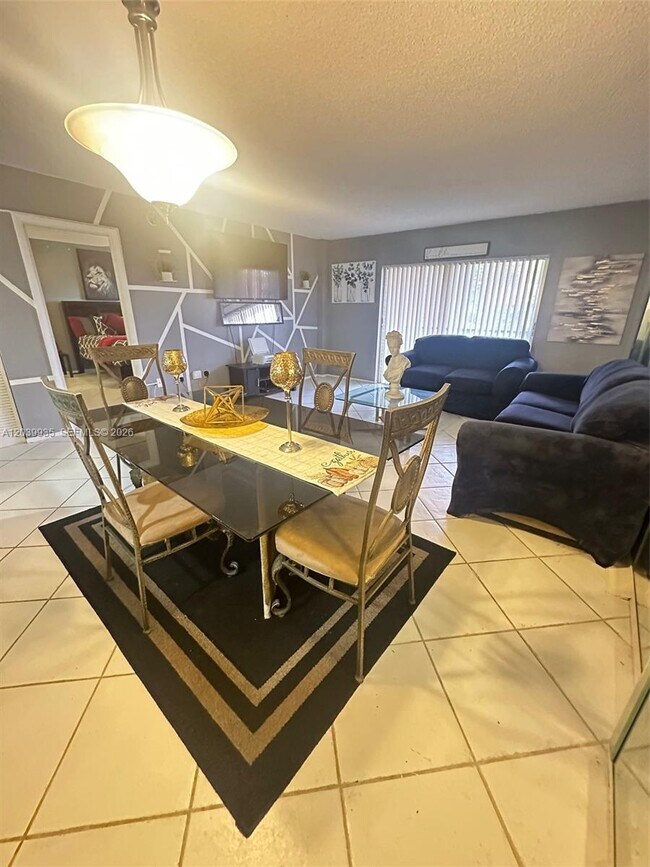 Photo - 4158 Inverrary Dr Unidad 405