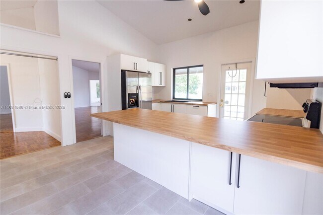 Photo - 8775 SW 57th St