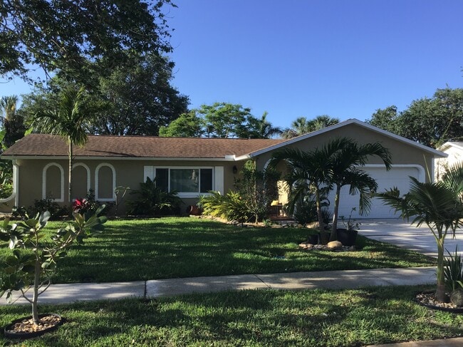 Photo - 833 Berkshire Dr
