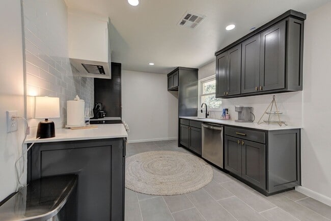 Photo - Fully Renovated 4 Bed, 2 Bath Just Minutes from Campus