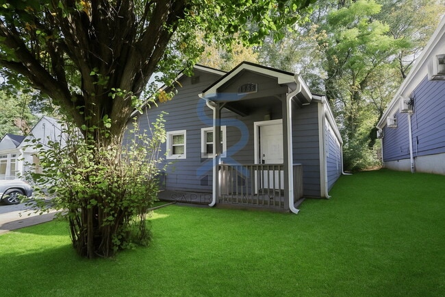 Building Photo - 1056 Grant Way SE