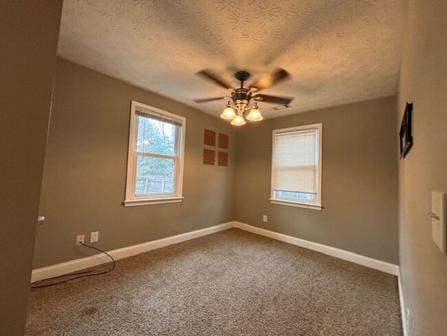 Photo - Charming 2-bedroom one bath cottage