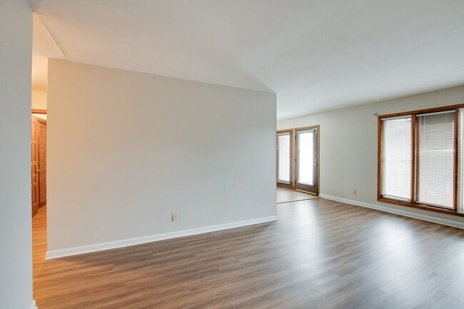 Photo - 9020 Mahogany Row SE Unidad 9020 Mahogany Row  D