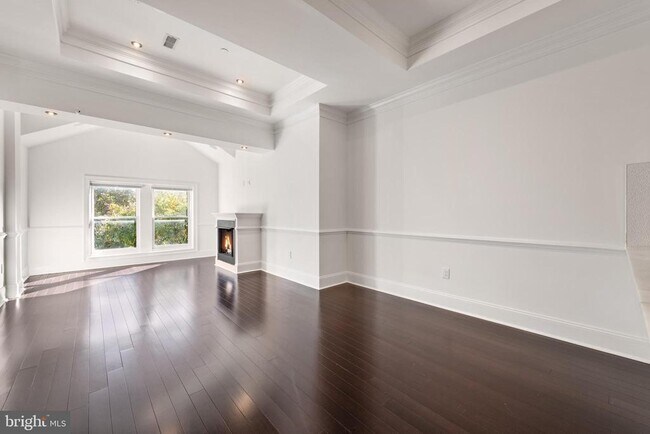 Photo - 719 12th St SE Unit 3