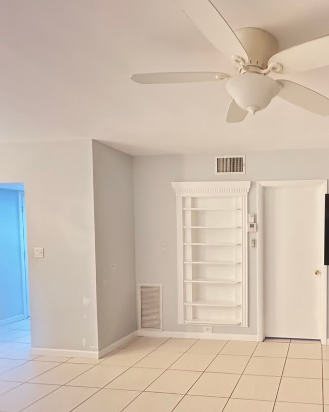 Photo - 3000 NE 16th Ave Unidad RIVER SHORES 405D
