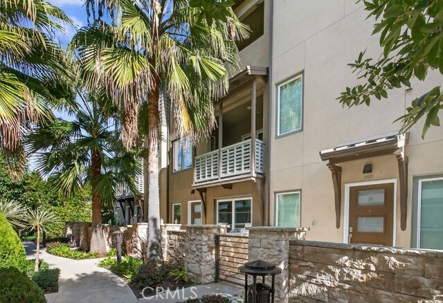 985 Doheny Way