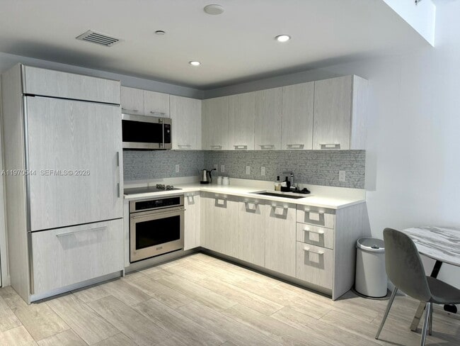 Photo - 45 SW 9th St Unit 3107