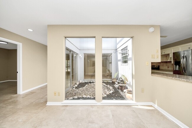 Photo - 5 Tiffany Square