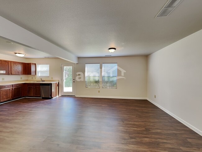 Photo - 386 Morning Dew Dr