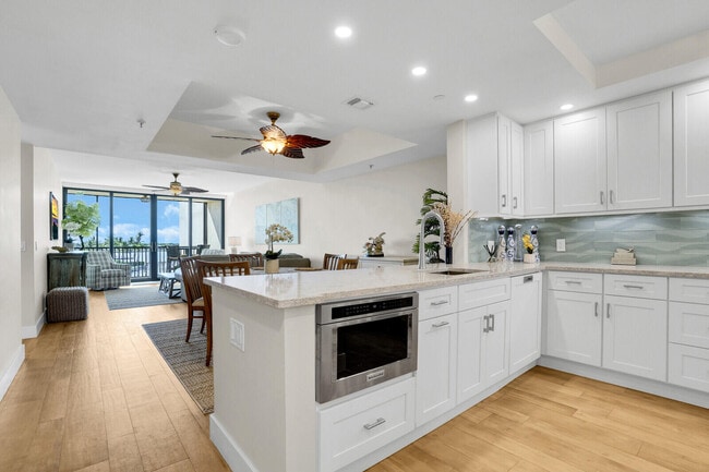 Photo - 11370 12 Oaks Way Unit 514