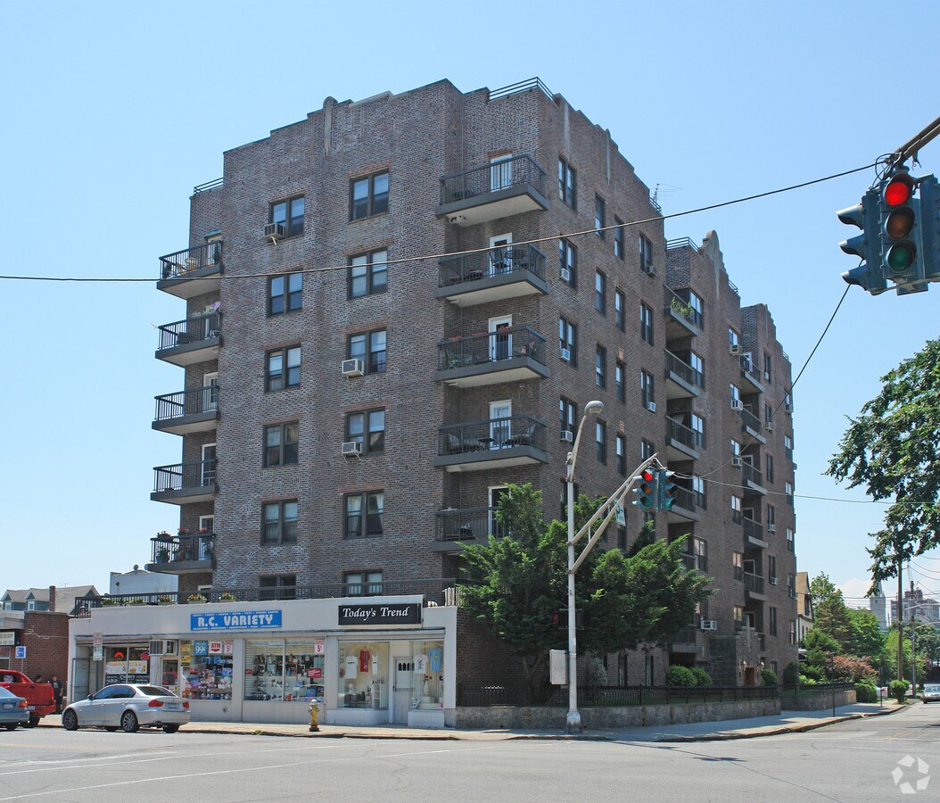 Photo - 152-156 North Ave Apartments