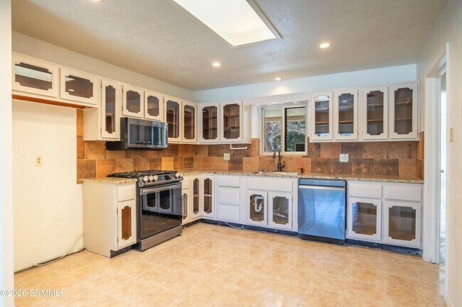 Photo - 3102 Hillsdale St