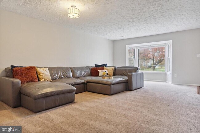 Photo - 6103 Red Squirrel Pl