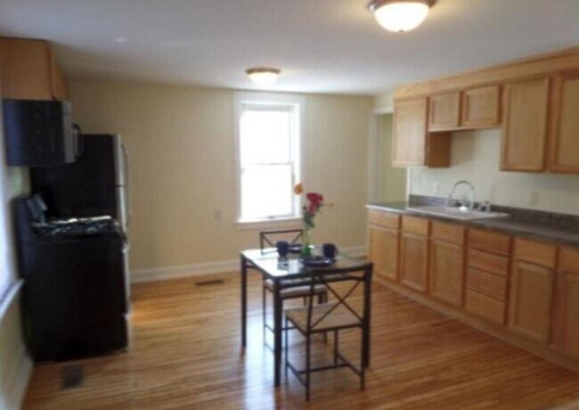 Building Photo - 2276 7th St W Unit 2276 W 7th Street 2