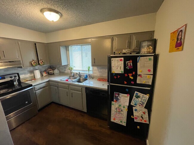 Photo - 2 Bed/1 Bath, 2nd floor condo in The Villas of Orlando AVAILABLE NOW! Unit 220