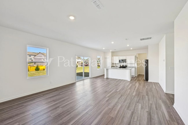 Photo - 12721 Haymarket Rd
