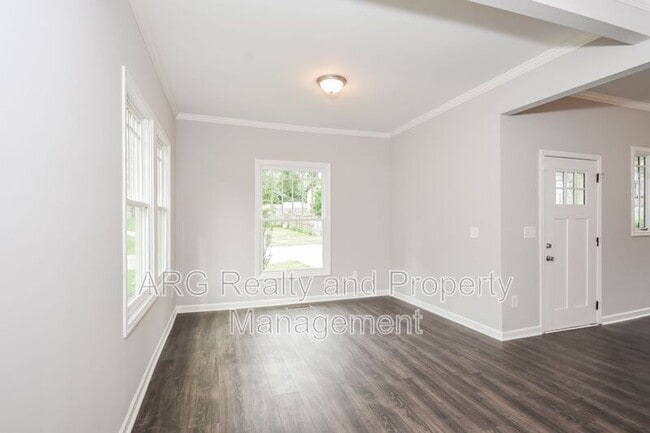 Photo - 393 Atwood St SW