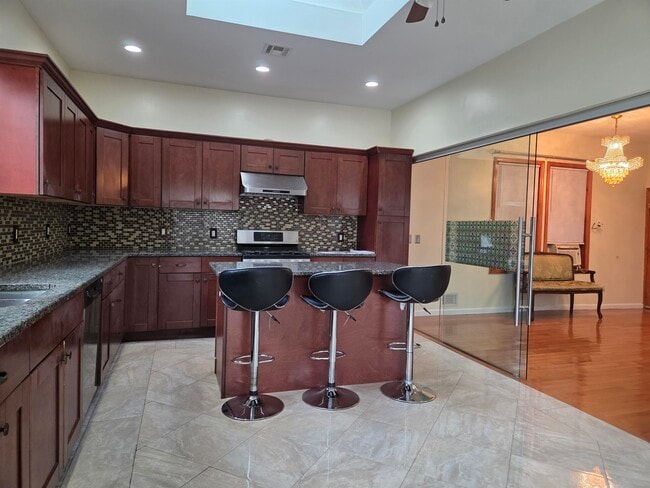 Building Photo - 561 AVENUE E