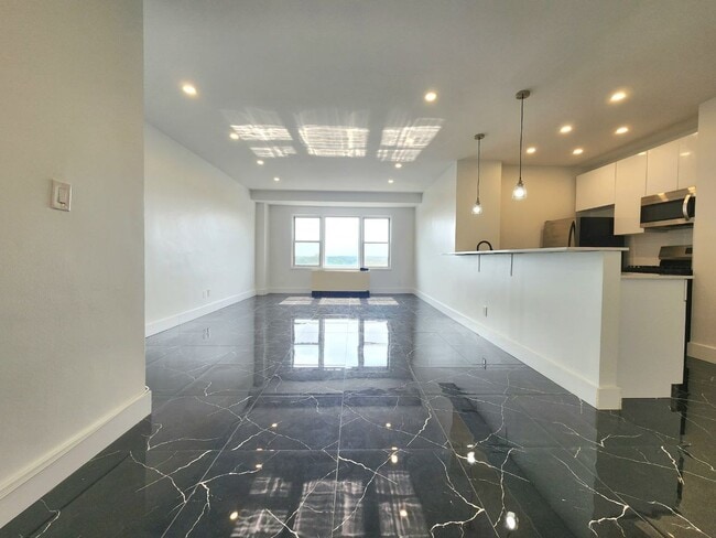 Photo - 750 N Broad St Unidad 1G