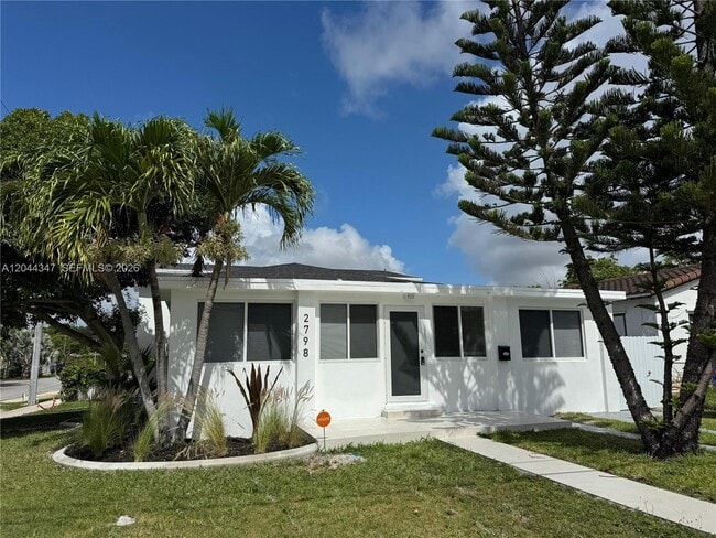 Building Photo - 2798 SW 33rd Ave Unit 2798