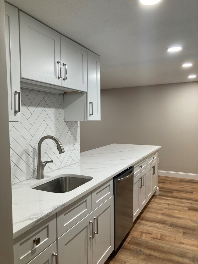 Bainbridge Apartment Homes For Rent in Johnston, RI