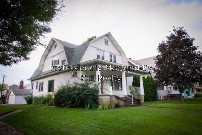 Building Photo - 1028 E Mission Ave Unit A