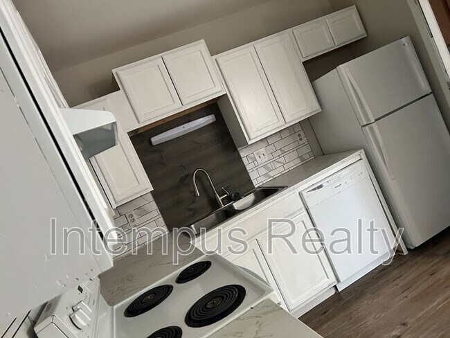 Photo - 1952 Gion St