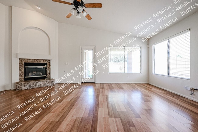 Photo - 4822 E Cherry Hills Dr