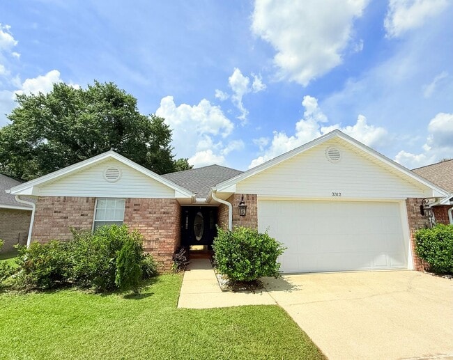Building Photo - Charming Brick Home - Stonebrook