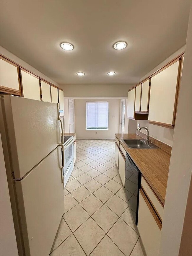 Photo - 8383 Buttress Ln Unit 102