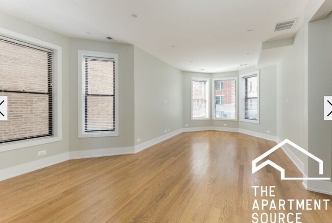 Building Photo - 3527 N Wilton Ave