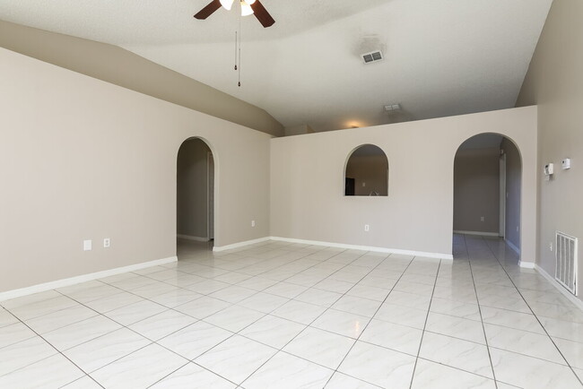 Photo - 470 Breezeway Dr
