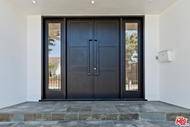 Photo - 2890 Forrester Dr