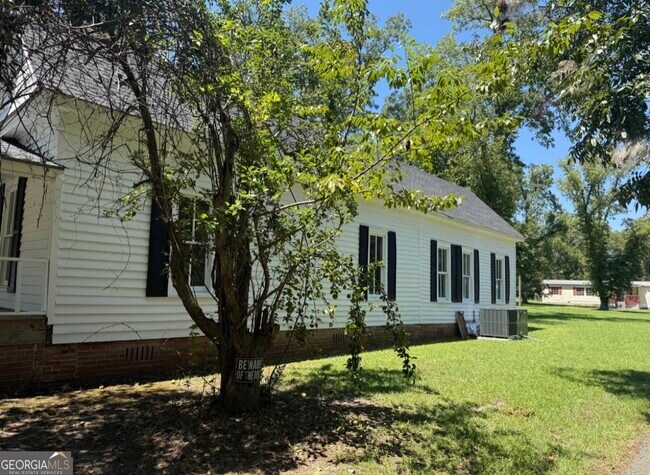 Photo - 604 Shy St