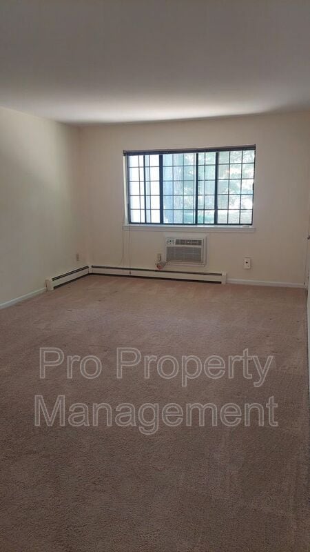 Photo - 28 Andover Ct