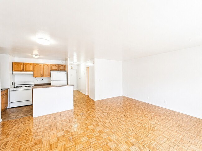 Photo - 270 Marin Blvd