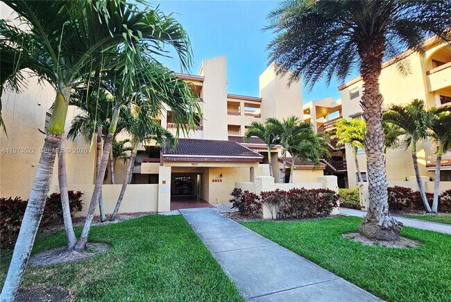 Building Photo - 9015 SW 125th Ave Unit N305